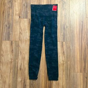 SPANX Look At Me Now Seamless Shaping High Rise Leggings‎ Black Camo SZ L NWT